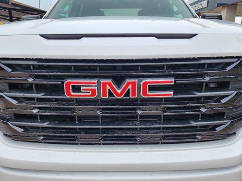 New 2026 GMC Sierra 1500 Elevation image 10
