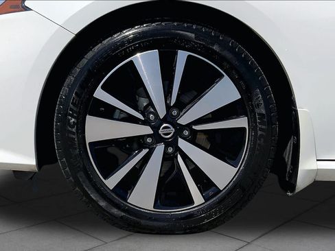 Used 2019 Nissan Altima 2.5 SL FWD image 11