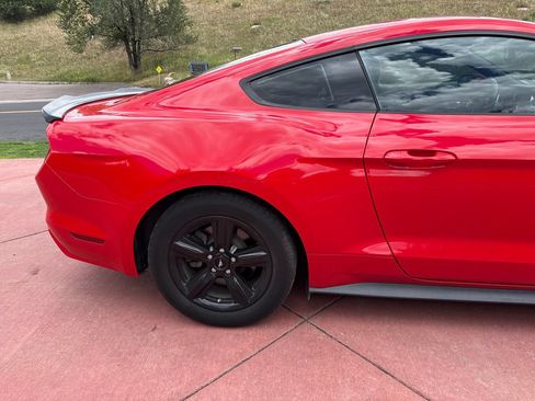Used 2015 Ford Mustang Coupe RWD image 24