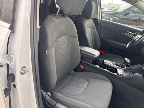 Used 2026 Kia Sportage LX FWD image 35