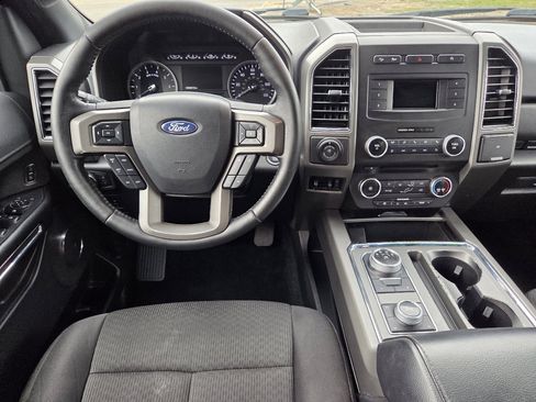 Used 2018 Ford Expedition Max XLT image 23