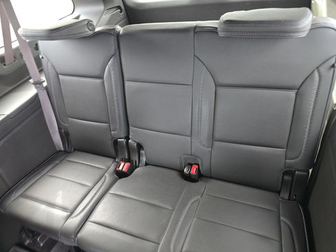 Used 2022 GMC Yukon XL Denali image 11