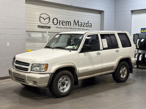 Used 2000 Isuzu Trooper S image 1