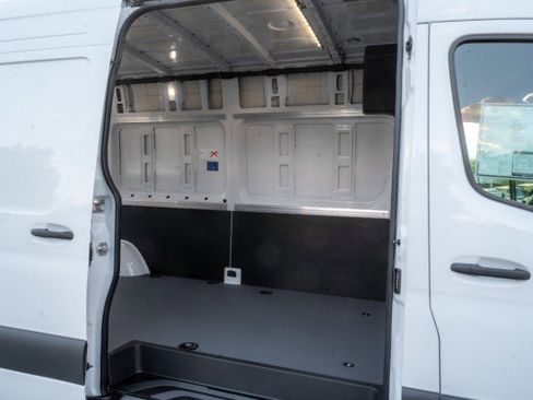 New 2025 Mercedes-Benz Sprinter 2500 image 12