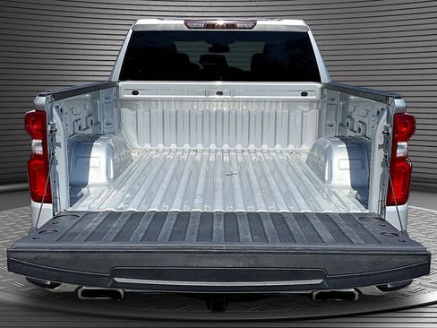 Used 2022 Chevrolet Silverado 1500 LTZ w/ Z71 Off-Road Package AWD/4WD image 7