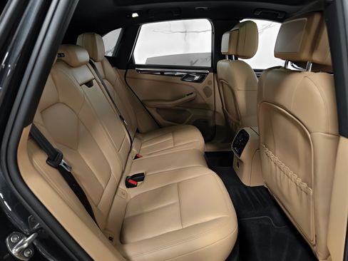 Used 2023 Porsche Macan S AWD/4WD image 16
