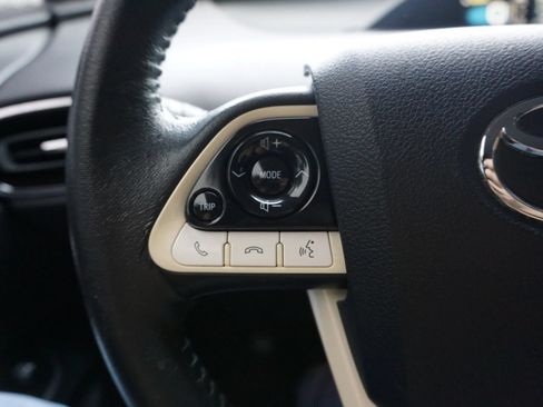 Used 2017 Toyota Prius Prime Advanced FWD image 30