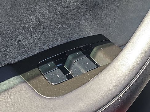 Used 2018 Tesla Model 3 Long Range image 26