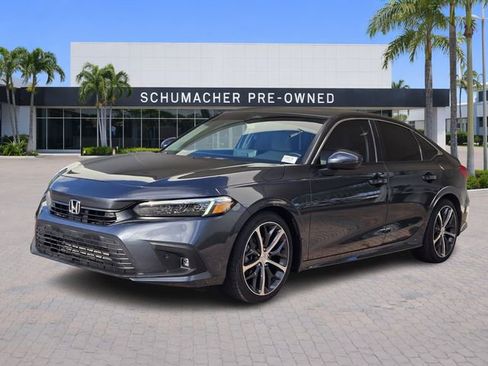 Used 2023 Honda Civic Touring image 3