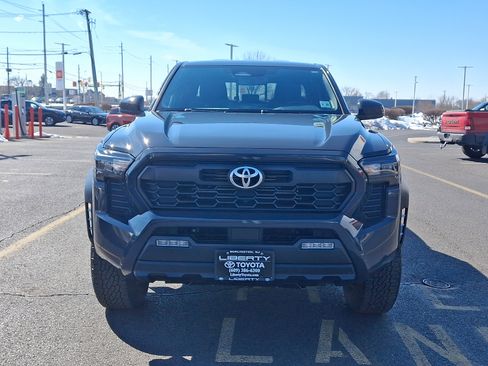 Used 2024 Toyota Tacoma TRD Off-Road w/ TRD Off Road Upgrade Package image 2