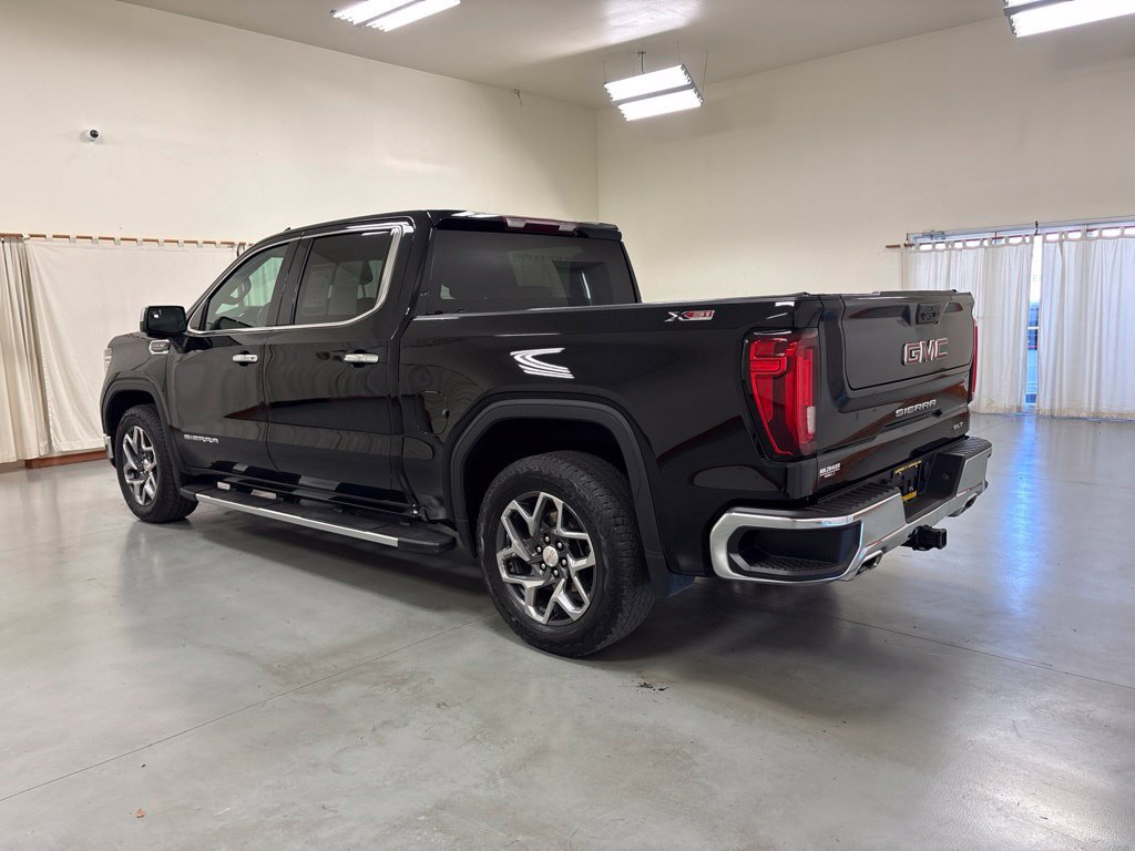 Used 2023 GMC Sierra 1500 SLT w/ SLT Premium Package AWD/4WD image 6
