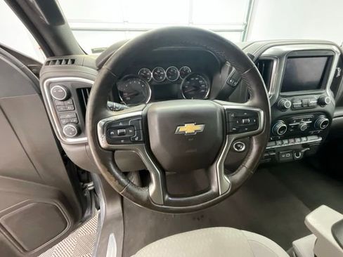 Used 2020 Chevrolet Silverado 1500 LT w/ Convenience Package AWD/4WD image 8