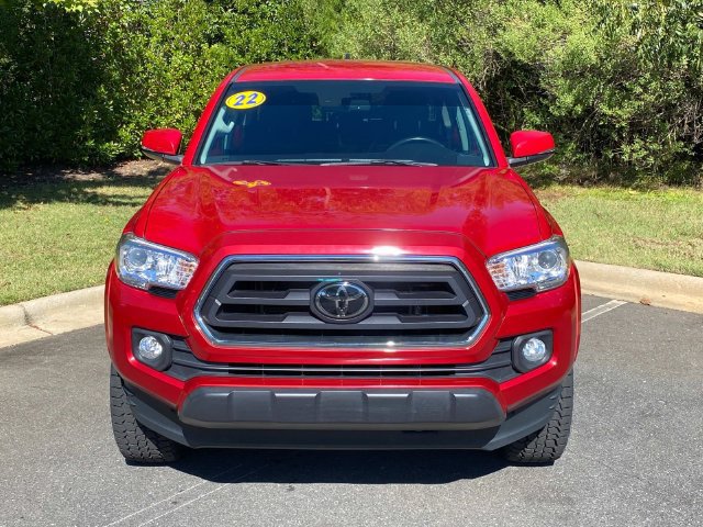 Used 2022 Toyota Tacoma SR5 w/ Technology Package RWD image 2