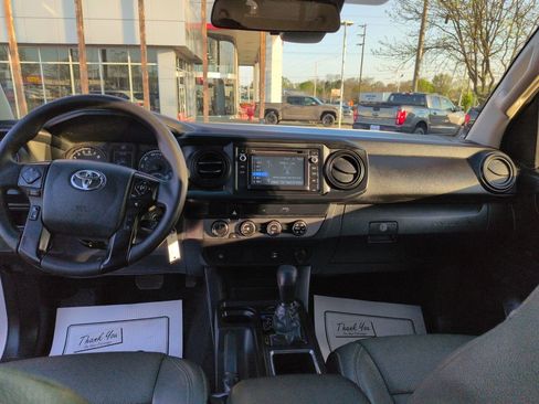 Used 2019 Toyota Tacoma SR w/ SX Package image 12