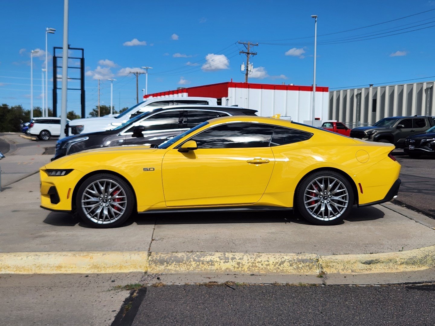 Used 2024 Ford Mustang GT Premium RWD image 3