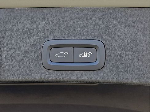 New 2026 Volvo XC40 B5 Plus w/ Protection Package Premier image 14