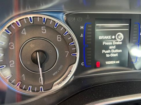 Used 2016 Chrysler 200 Limited FWD image 8