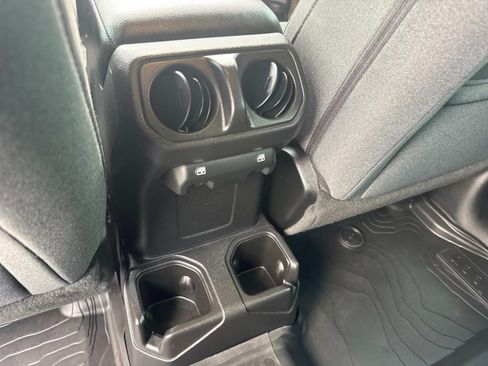 Used 2025 Jeep Wrangler Unlimited Sport AWD/4WD image 19