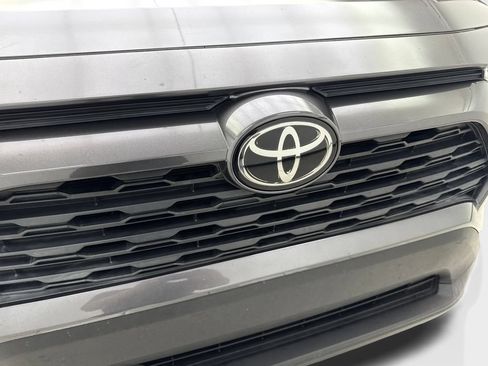 Used 2021 Toyota RAV4 LE FWD image 25