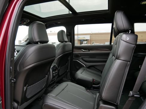 New 2026 Jeep Grand Cherokee L Limited image 7