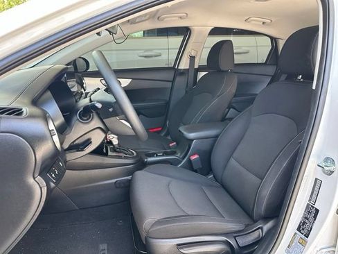 Used 2023 Kia Forte LXS w/ LXS Technology Package FWD image 14