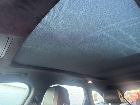 Used 2019 Jaguar F-PACE Premium image 11