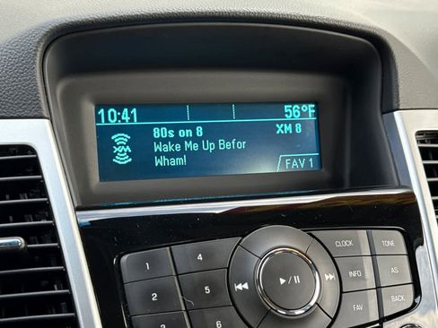 Used 2011 Chevrolet Cruze LT image 19