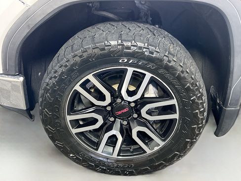 Used 2020 GMC Sierra 1500 2WD Crew Cab w/ Sierra Value Package image 12