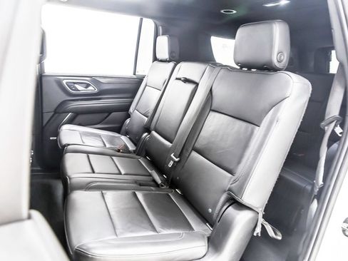 Used 2022 Chevrolet Suburban LT RWD image 31