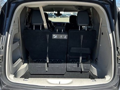 Used 2017 Chrysler Pacifica Touring-L Plus image 35