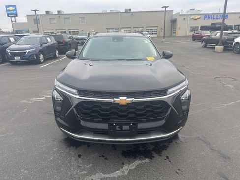 Used 2024 Chevrolet Trax LT w/ Driver Confidence Package image 6