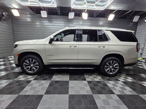 Used 2022 Chevrolet Tahoe LT w/ Luxury Package AWD/4WD image 9