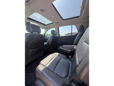 Used 2021 Chevrolet Traverse Premier image 11