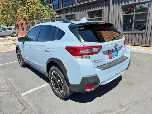 Used 2022 Subaru Crosstrek 2.0i Premium w/ Moonroof Package AWD/4WD image 3