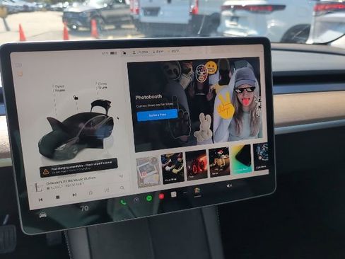 Used 2023 Tesla Model 3 Standard Range image 19