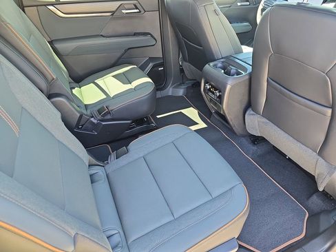 New 2026 GMC Acadia AT4 w/ Luxury Package AWD/4WD image 11