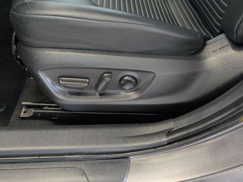 Used 2021 Toyota Camry SE FWD image 22