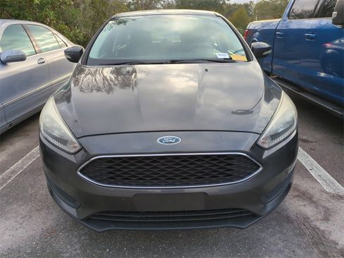 Used 2017 Ford Focus SE image 8