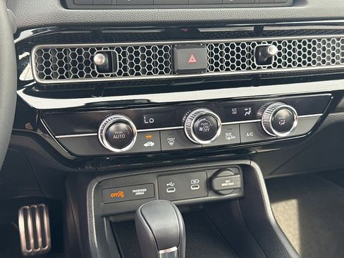 Used 2025 Honda Civic Sport image 14