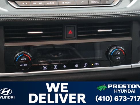 Used 2023 Nissan Rogue SV image 23