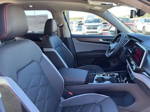 New 2026 Volkswagen Atlas Peak Edition AWD/4WD image 9
