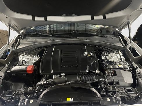 Used 2020 Jaguar F-PACE Prestige image 14