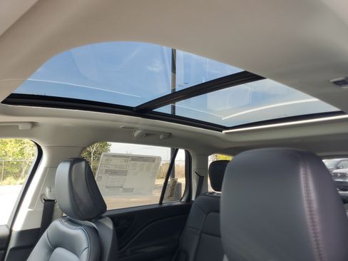New 2027 Lincoln Aviator AWD image 10