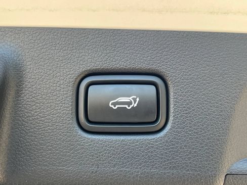 Used 2022 Hyundai Palisade SEL w/ Premium Package FWD image 16