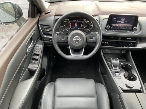 Used 2023 Nissan Rogue SV w/ SV Premium B Package image 16