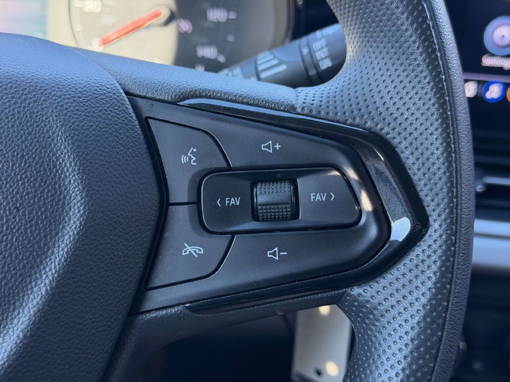 Used 2024 Chevrolet Trax LS w/ LS Convenience Package FWD image 25
