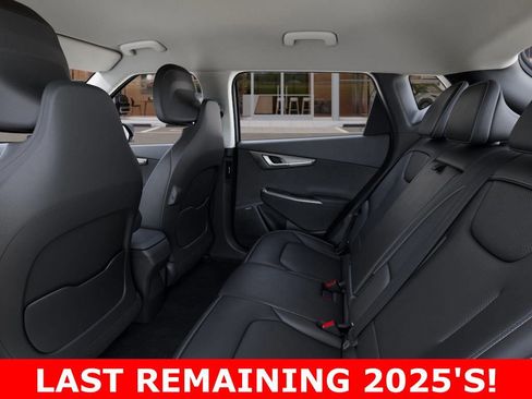 New 2025 Kia EV6 Wind image 18