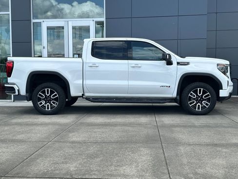Used 2022 GMC Sierra 1500 AT4 w/ AT4 Preferred Package AWD/4WD image 2