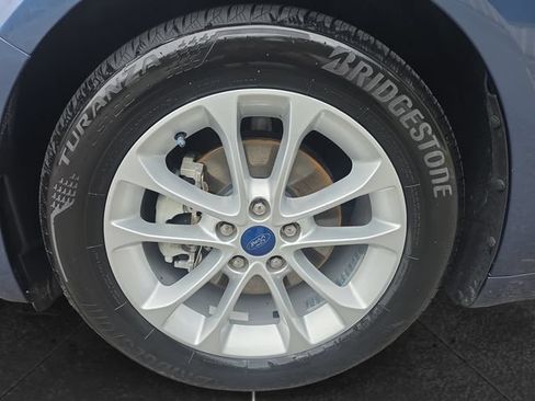 Used 2019 Ford Fusion SE FWD image 9