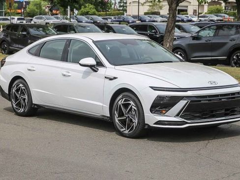New 2026 Hyundai Sonata SEL FWD image 4